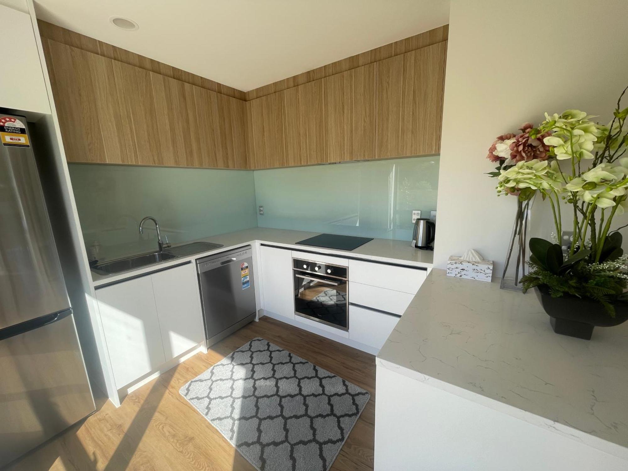 Modern Home By The Reserve Auckland Exterior foto